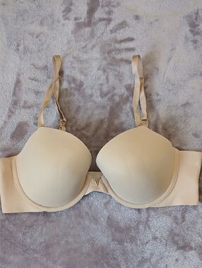 Victoria's Secret Nude Love Cloud Smooth Lightly Lined Bra 36C